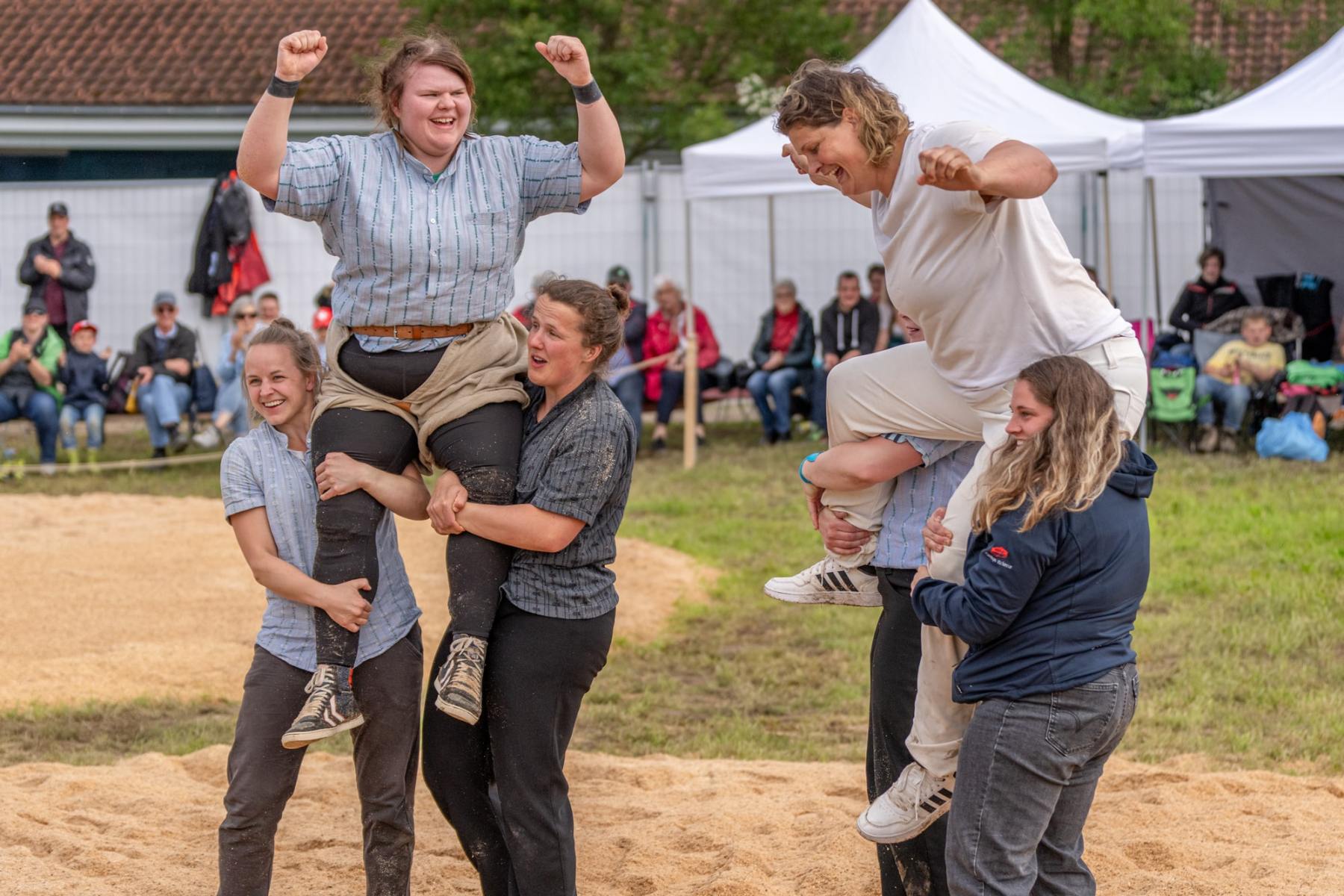 Siegerinnen Aktive_Riesen Angela (links, 1a) und Ruch Fränzi (1b) Siegerinnen Aktive_Riesen Angela (links, 1a) und Ruch Fränzi (1b)