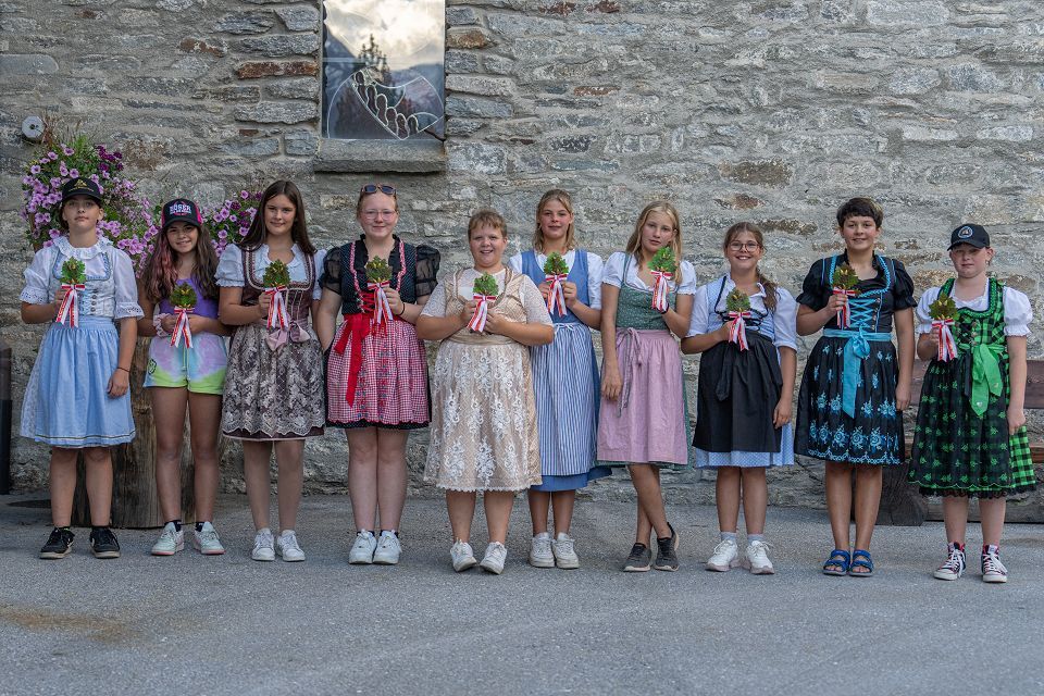 Meitli2Zweige Meitli2Zweige