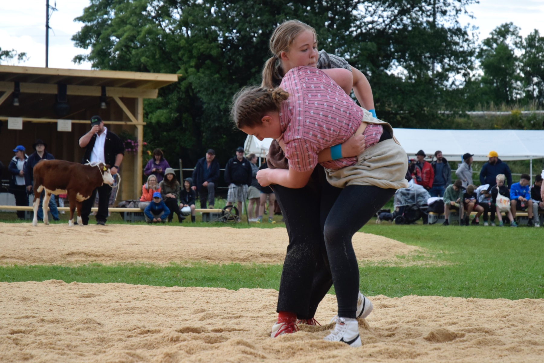 Schlussgang-Meitli-1-Marty-hinten Schlussgang-Meitli-1-Marty-hinten