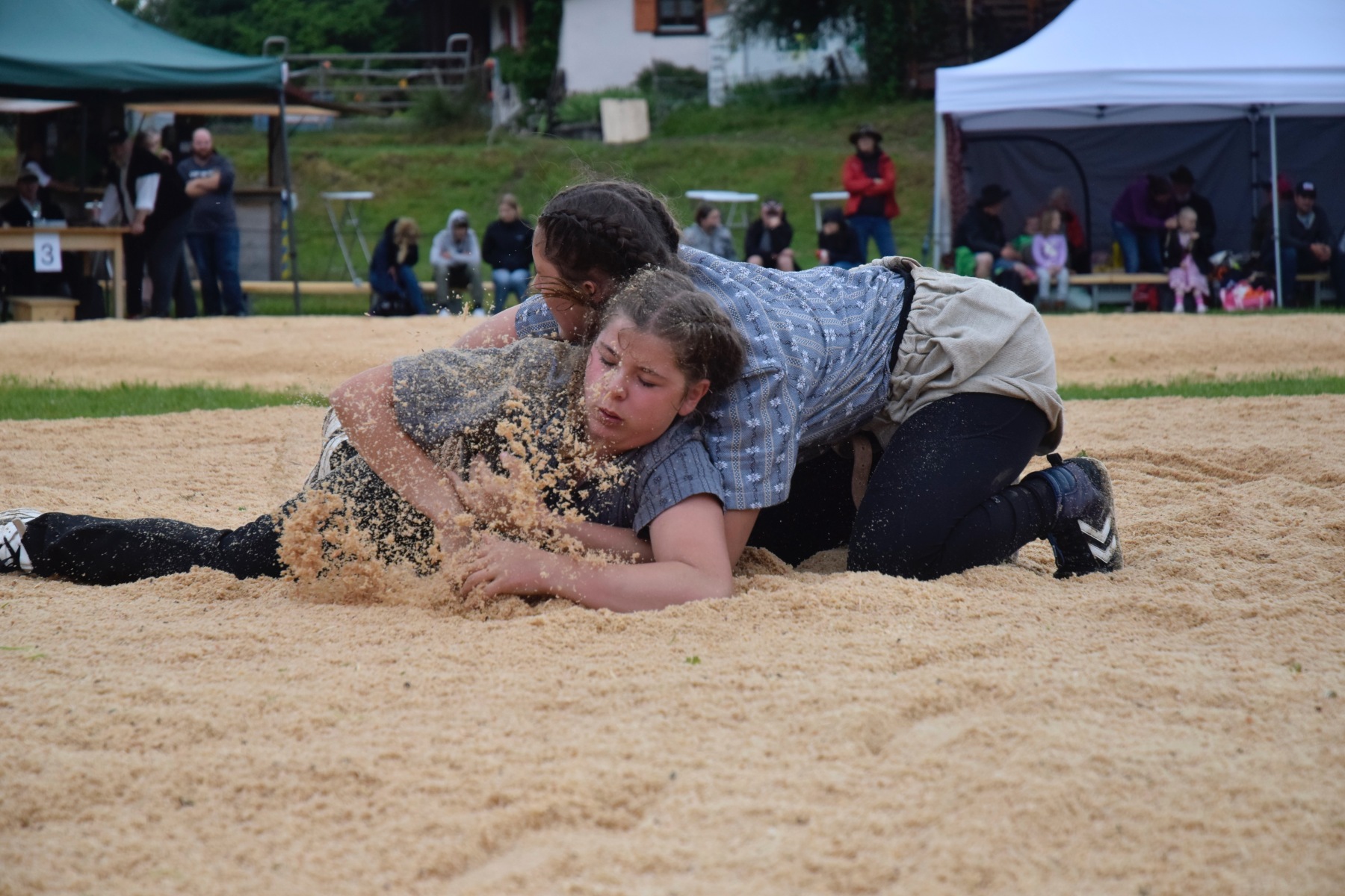 Schlussgang-Meitli2-Schluechter-unten Schlussgang-Meitli2-Schluechter-unten