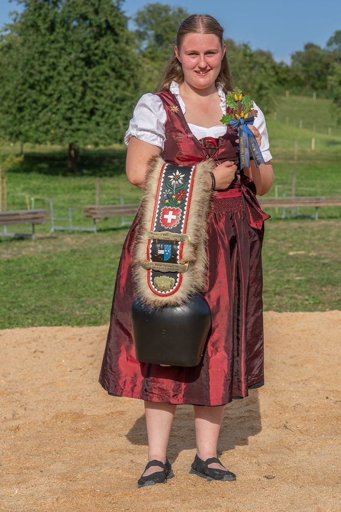 Nina-Felber Nina-Felber